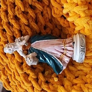 Victorian Figurine Knickknack Woman with flowers Italy #503